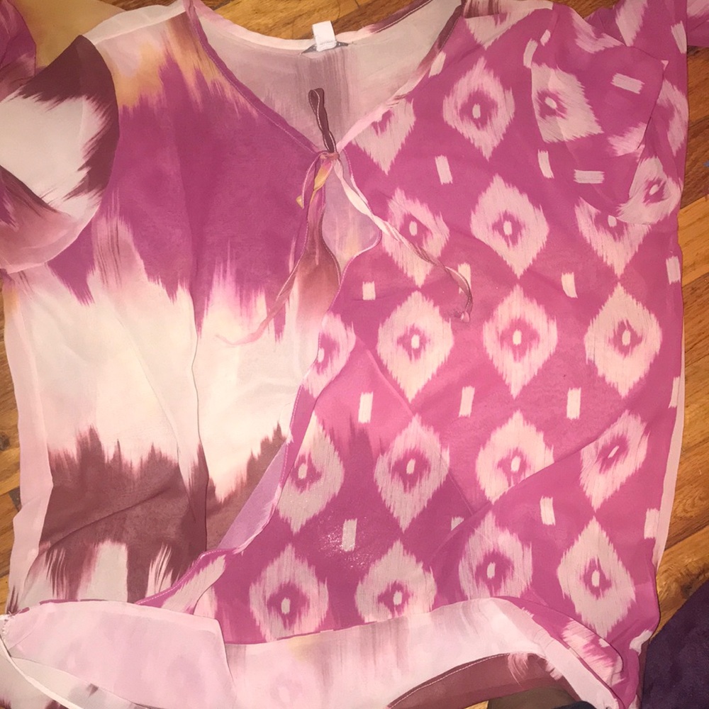 Never Worn Patterned Shear Top - image 4